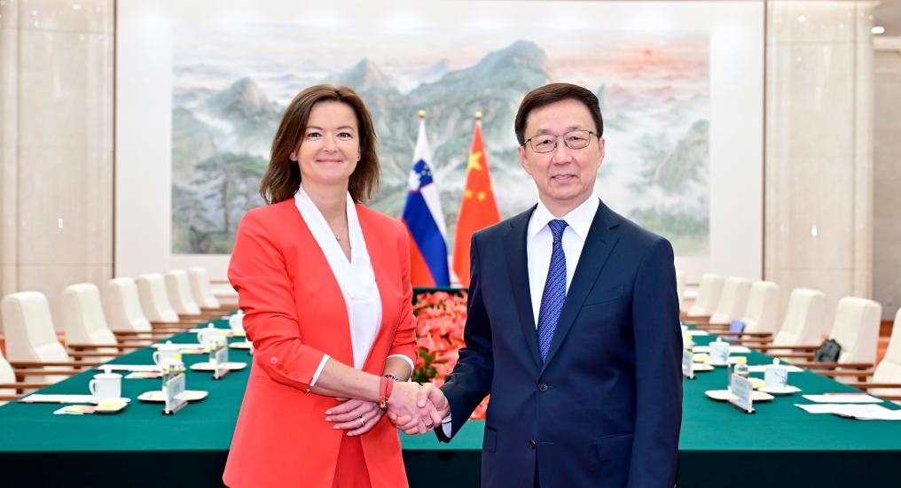 Vicepresidente chino se reúne con vice primera ministra eslovena